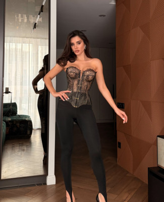 MELANIA black